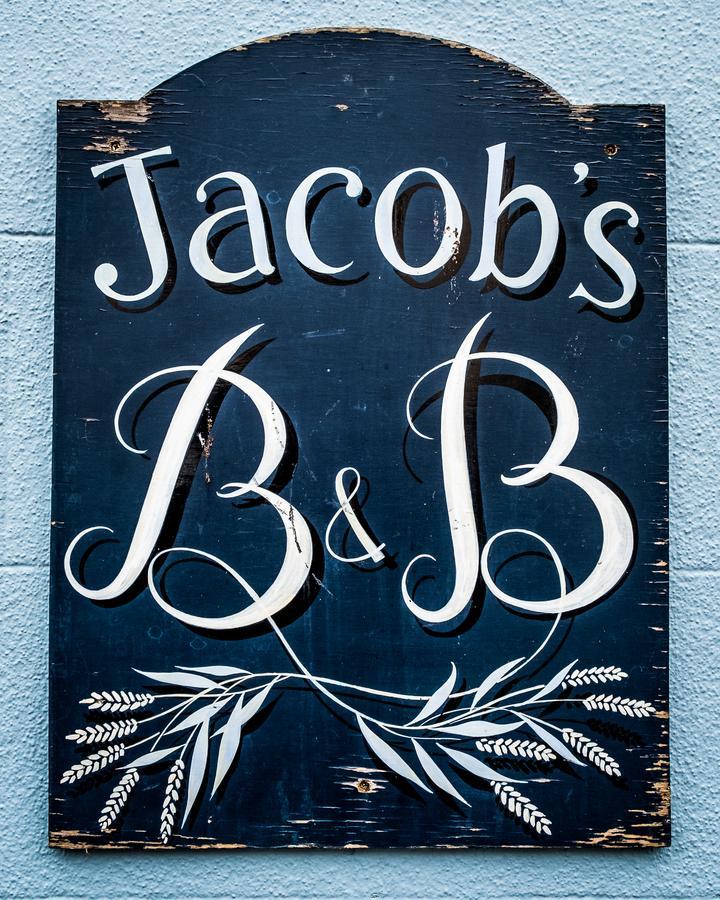 Jacob's Well Couette-café